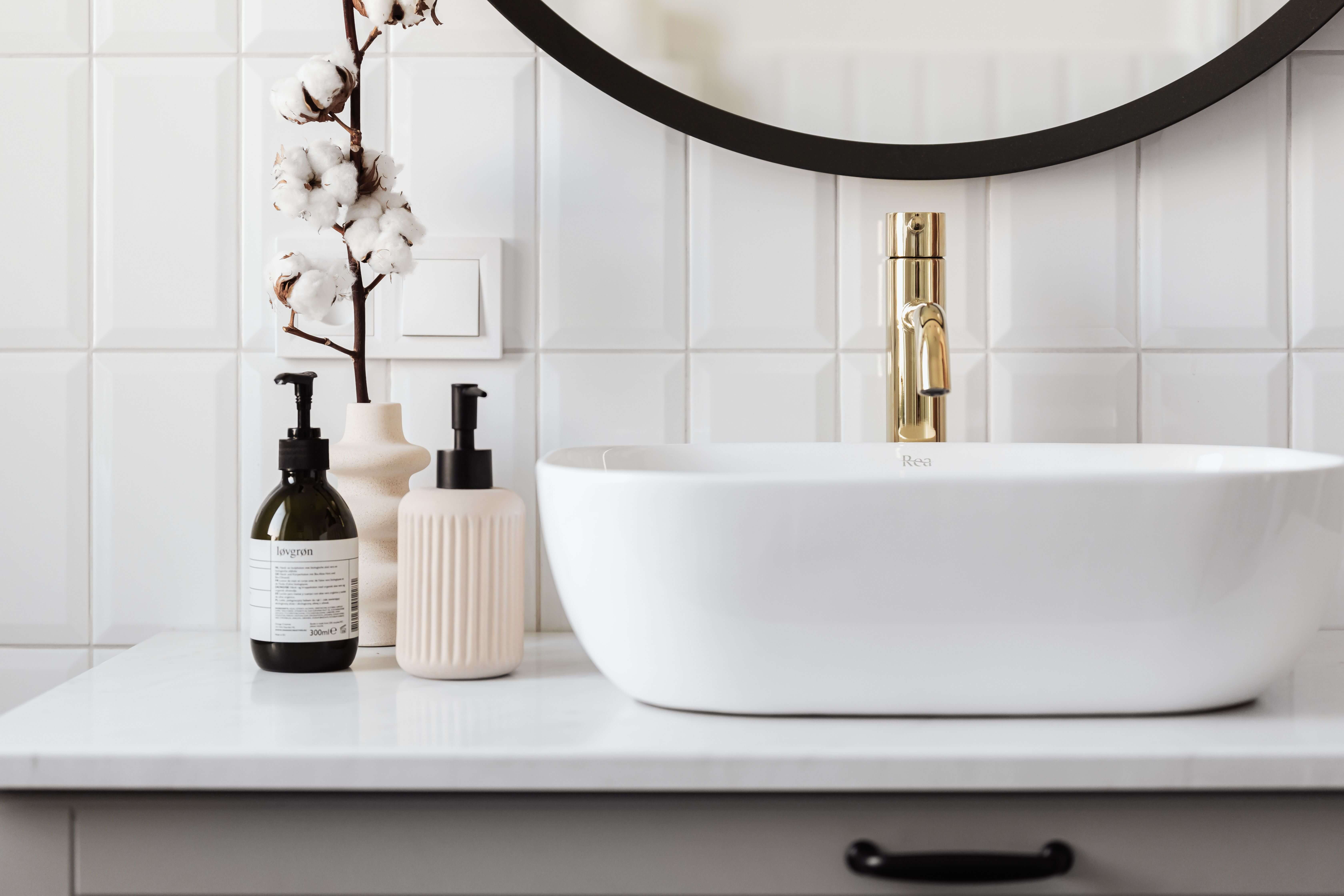 Understanding Tiling With Bevelled Edge Tiles - featured image
